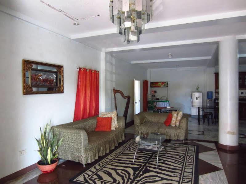Pe'Re Aristo Guesthouse Mandaue Esterno foto