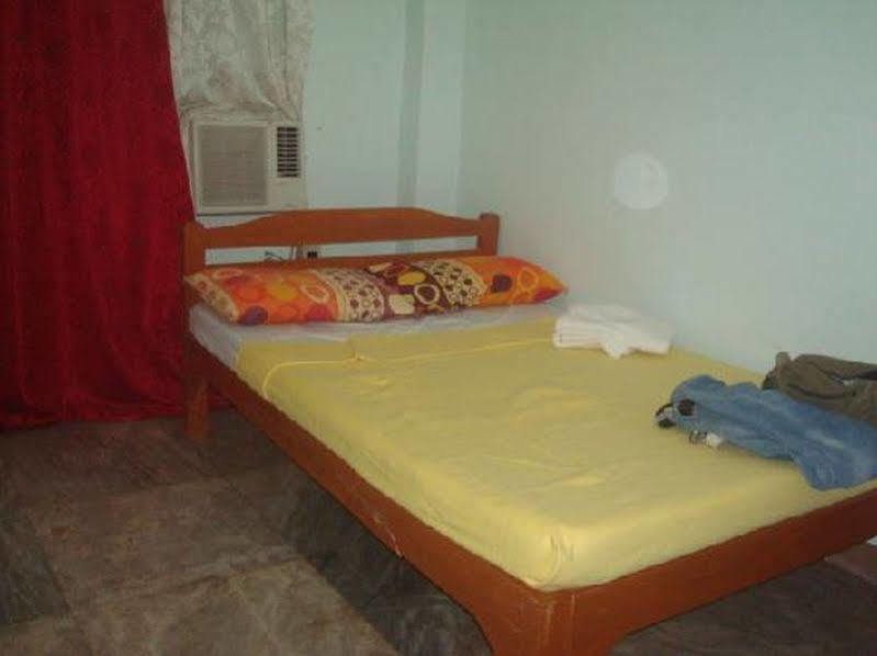 Pe'Re Aristo Guesthouse Mandaue Esterno foto