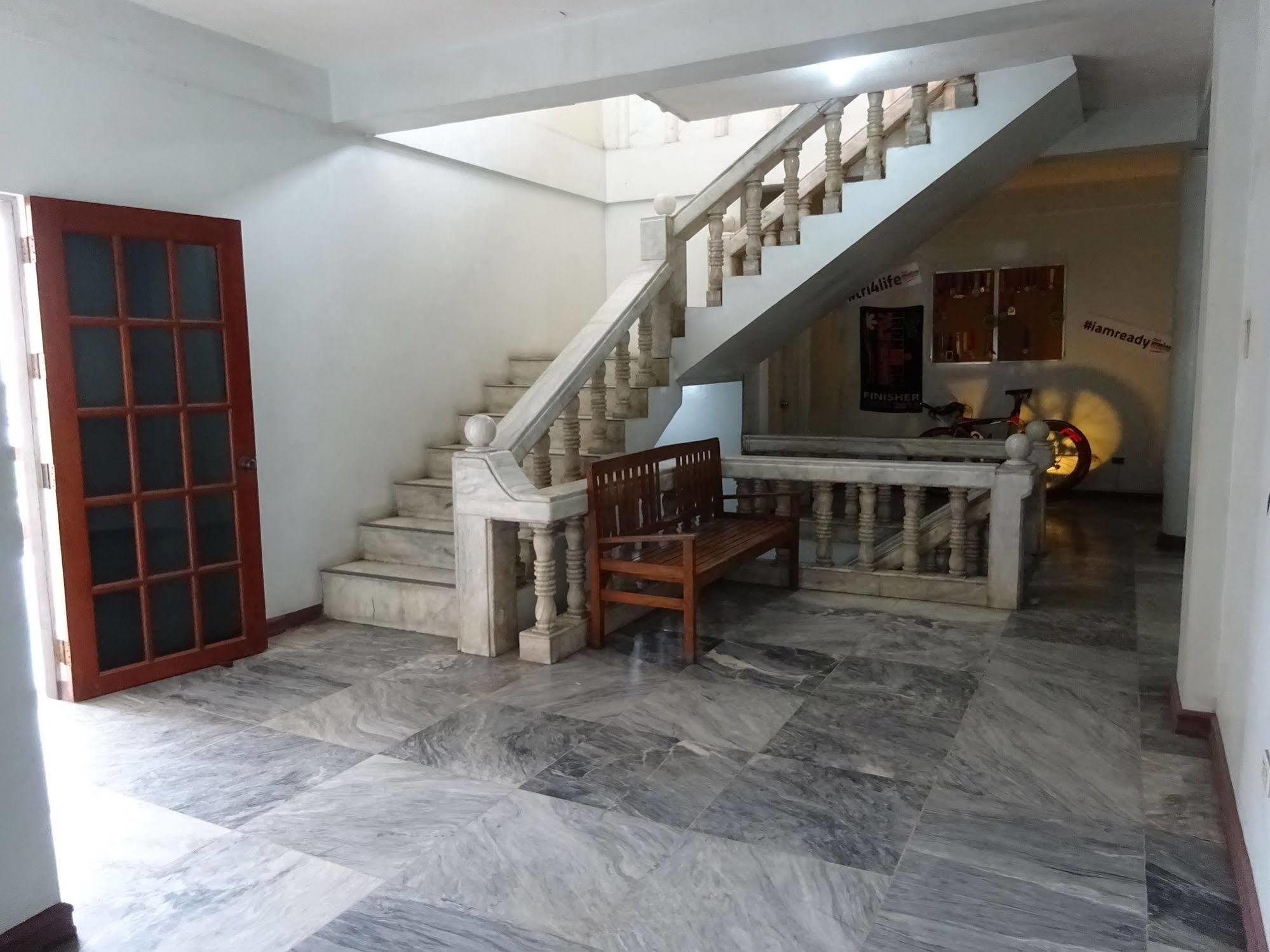 Pe'Re Aristo Guesthouse Mandaue Esterno foto